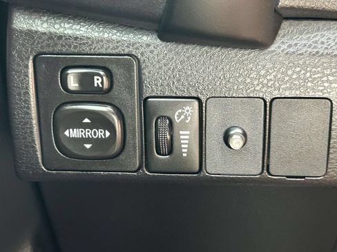Used 2017 Toyota Corolla XLE FWD image 20