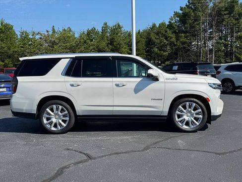 Used 2024 Chevrolet Tahoe High Country AWD/4WD image 2
