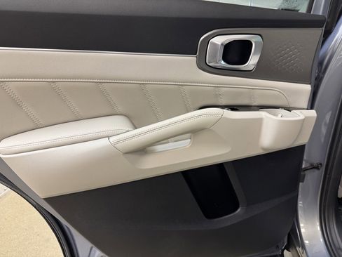 Used 2021 Kia Sorento SX image 14