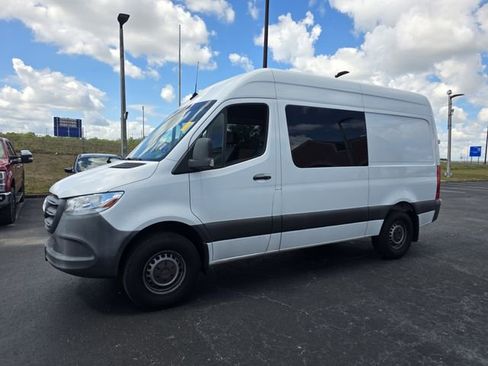 Used 2019 Mercedes-Benz Sprinter 1500 image 9