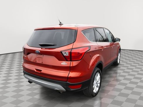 Used 2019 Ford Escape SE image 3