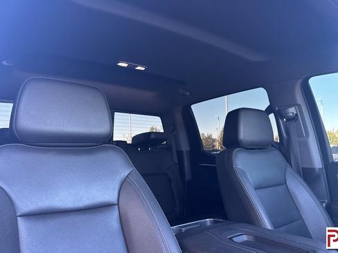 Used 2022 Chevrolet Silverado 1500 LT Trail Boss w/ LT Trail Boss Premium Package AWD/4WD image 19