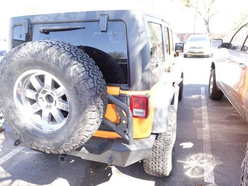 Used 2012 Jeep Wrangler Unlimited Rubicon w/ Connectivity Group AWD/4WD image 3