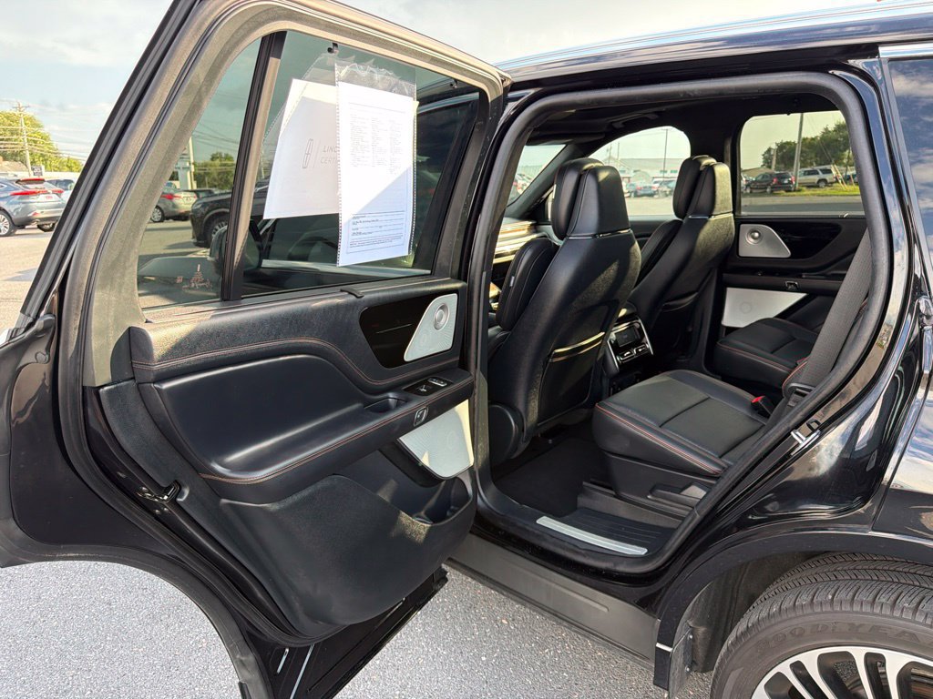 Certified 2025 Lincoln Aviator Black Label AWD/4WD image 15