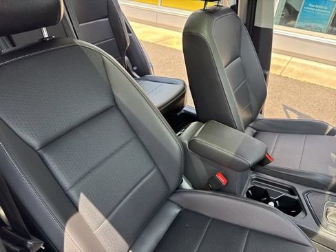 Used 2021 Volkswagen Tiguan SE w/ Panoramic Sunroof Package FWD image 27