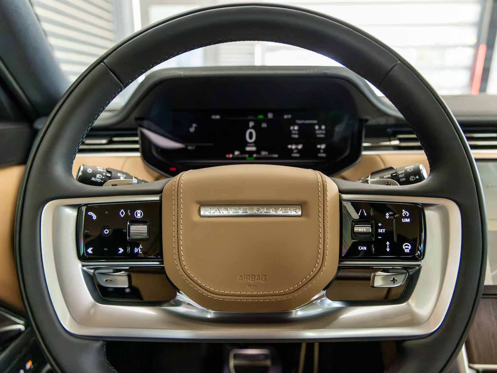 Used 2026 Land Rover Range Rover SE AWD/4WD image 14