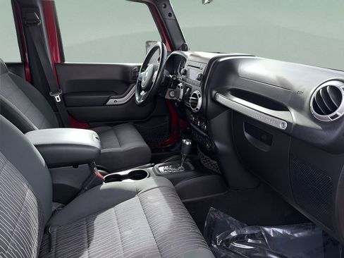 Used 2012 Jeep Wrangler Unlimited Sahara w/ Dual Top Group image 12