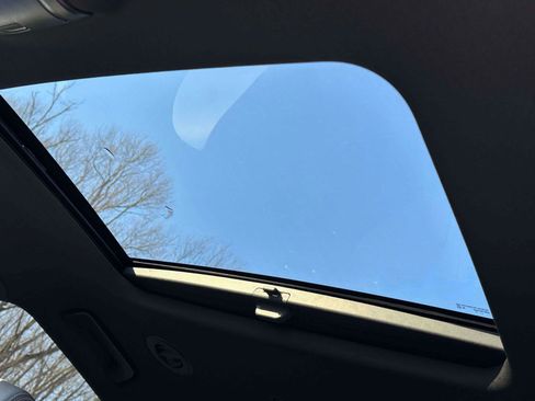 Used 2024 Buick Enclave Essence w/ Experience Buick Package image 17