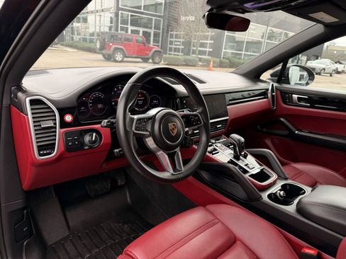 Used 2022 Porsche Cayenne Coupe image 53