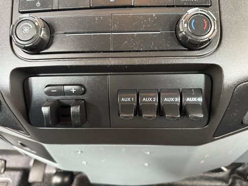 Used 2011 Ford F550 4x4 SuperCab Super Duty w/ PWR Equipment Group image 36