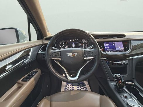 Used 2022 Cadillac XT6 Premium Luxury w/ Platinum Package image 11