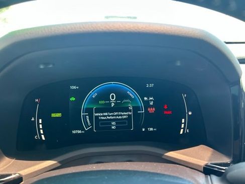 Used 2025 Toyota Camry SE FWD image 12