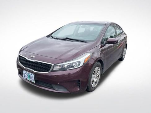 Used 2018 Kia Forte LX w/ LX Rear Camera Package image 3