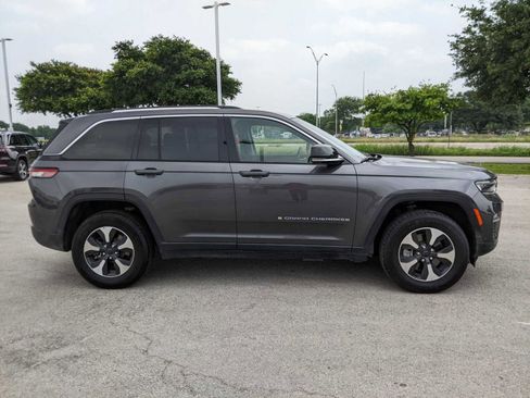 Used 2022 Jeep Grand Cherokee Limited 4xe w/ Luxury Tech Group II AWD/4WD image 2
