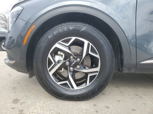 Used 2024 Kia Sportage LX image 7