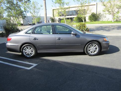 Used 2011 Hyundai Azera Limited FWD image 4