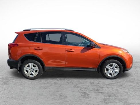 Used 2015 Toyota RAV4 LE AWD/4WD image 4