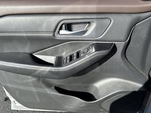 Certified 2023 Nissan Rogue SV w/ SV Premium Package image 8