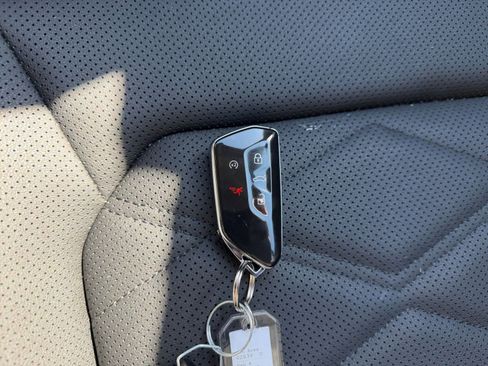 Used 2025 Volkswagen Atlas SE image 18