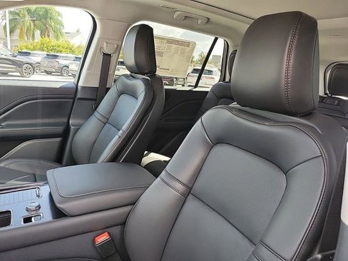 Used 2025 Lincoln Aviator 2WD w/ Equipment Group 101A image 16