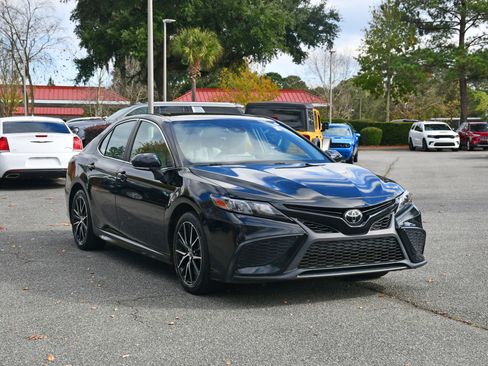 Certified 2024 Toyota Camry SE image 6