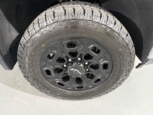 Used 2024 Chevrolet Silverado 2500 LTZ w/ LTZ Plus Package AWD/4WD image 14