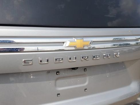 Used 2024 Chevrolet Suburban Premier AWD/4WD image 7