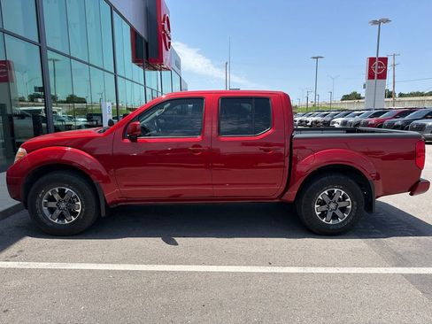 Used 2017 Nissan Frontier PRO-4X AWD/4WD image 7