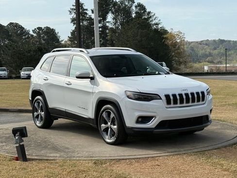 Used 2019 Jeep Cherokee Limited image 9