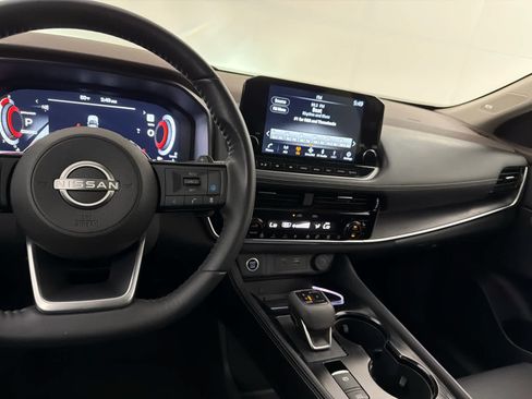 Certified 2023 Nissan Rogue Platinum w/ Platinum Premium Package FWD image 18