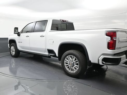 Used 2023 Chevrolet Silverado 2500 High Country w/ Z71 Off-Road Package AWD/4WD image 3