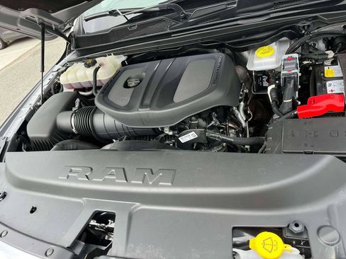 Used 2025 RAM 1500 Laramie AWD/4WD image 38