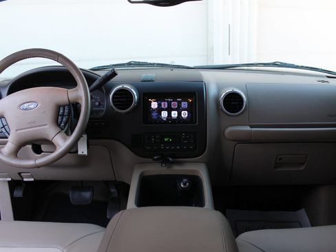 Used 2004 Ford Expedition Eddie Bauer image 36