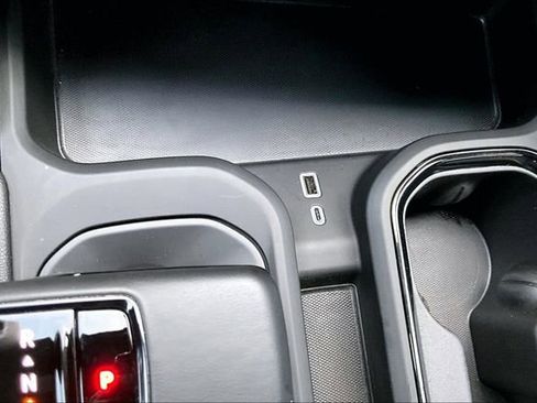 Used 2024 GMC Sierra 1500 AT4 w/ Technology Package image 22