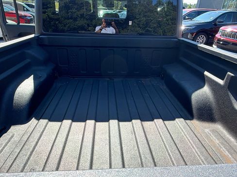 Used 2022 Jeep Gladiator Rubicon w/ LED Lighting Group AWD/4WD image 13