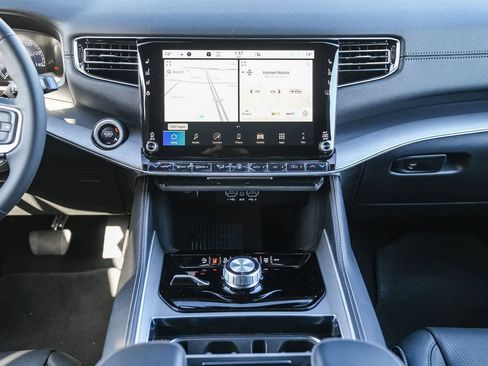 New 2026 Jeep Grand Wagoneer image 14