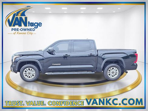 Used 2025 Toyota Tundra SR5 AWD/4WD image 10