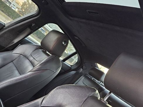 Used 2015 Jaguar XF Sport image 3