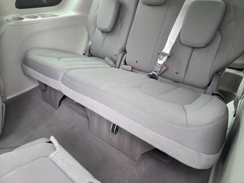 Used 2017 Chrysler Pacifica LX w/ Tire & Wheel Group image 12