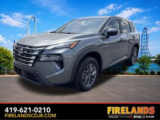 Used 2025 Nissan Rogue S FWD video 1