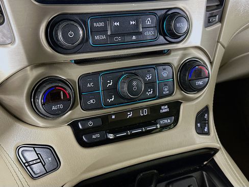 Used 2018 GMC Yukon Denali w/ Open Road Package AWD/4WD image 24