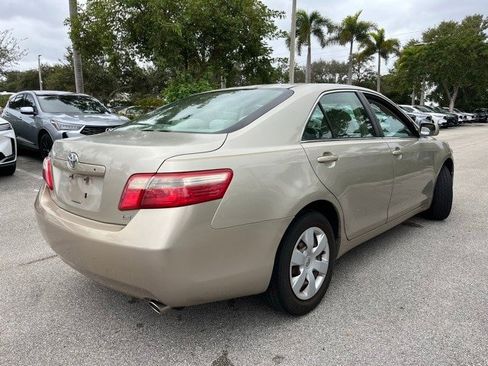 Used 2007 Toyota Camry XLE image 4