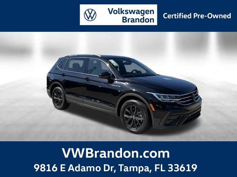 Certified 2024 Volkswagen Tiguan SE FWD image 1