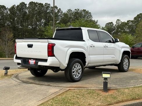 Used 2024 Toyota Tacoma SR5 image 7