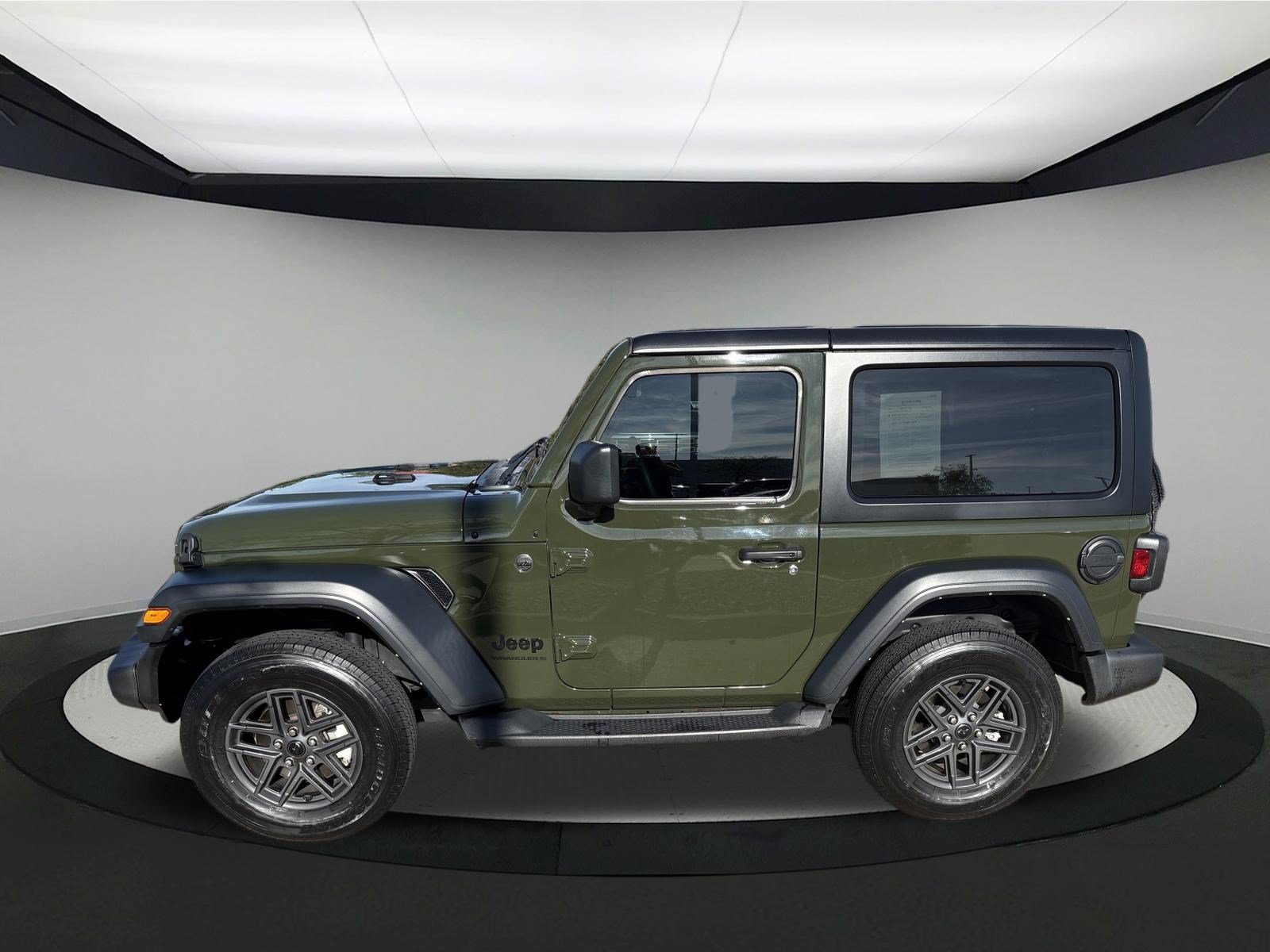 Used 2024 Jeep Wrangler Sport AWD/4WD image 4