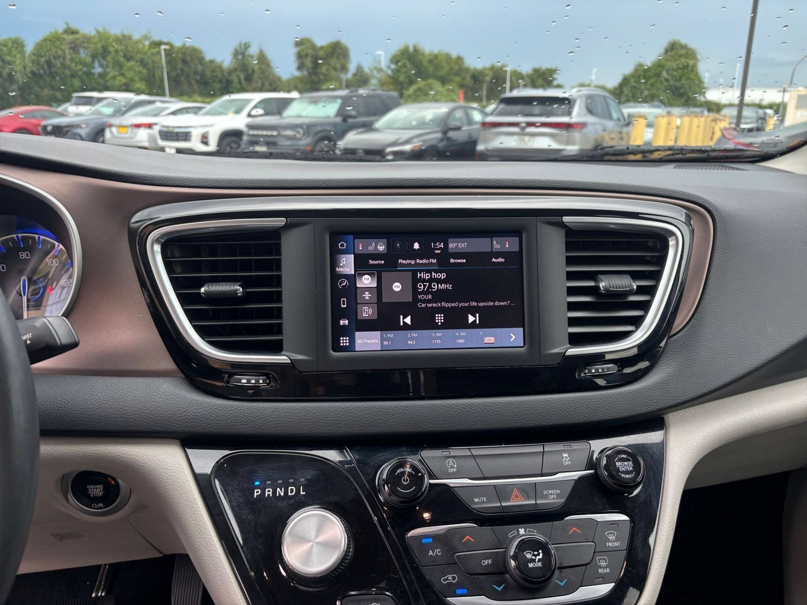 Used 2023 Chrysler Voyager LX FWD image 19