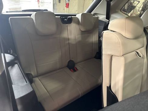 Used 2019 Volkswagen Tiguan SEL w/ 3rd Row Seat Package AWD/4WD image 16