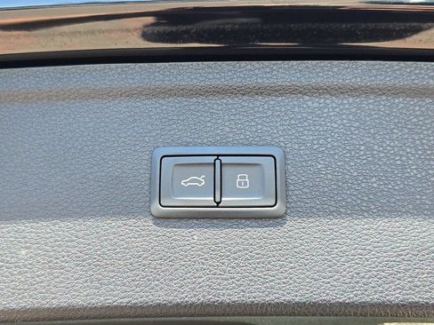 Used 2019 Audi Q5 2.0T Premium Plus w/ Premium Plus Package AWD/4WD image 16