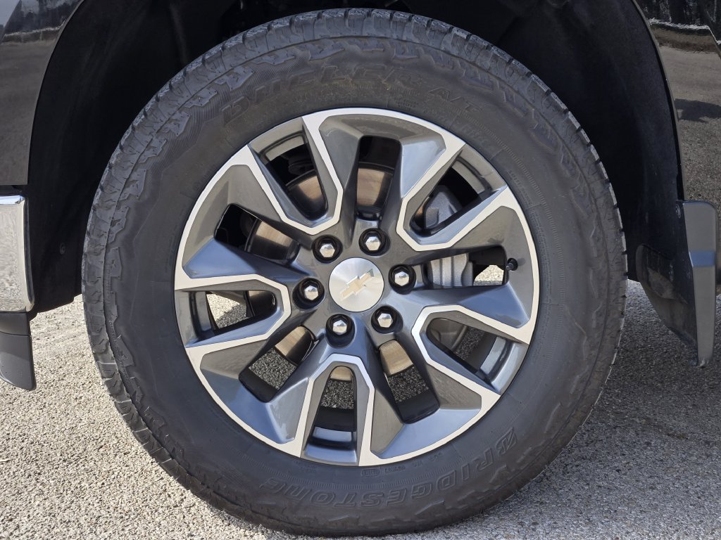 Used 2023 Chevrolet Silverado 1500 LT AWD/4WD image 12