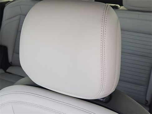 New 2026 Lincoln Nautilus Reserve image 14